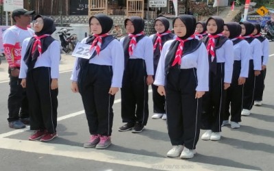 Semarak HUT RI 2025, PKBM Kasih Pacitan Mengikuti Lomba Gerak Jalan di Kecamatan Tegalombo